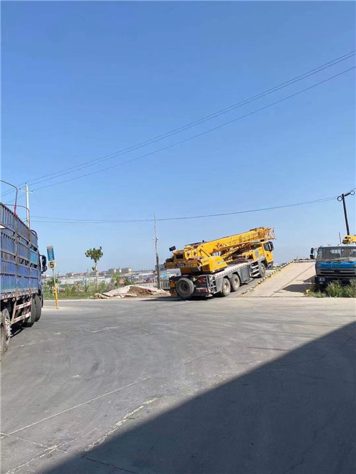 江孜县25吨吊车的租赁价格大概是多少？