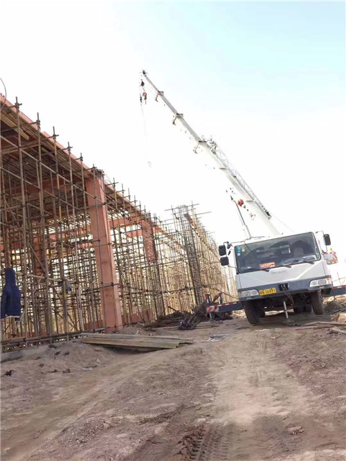 江孜县25 吨、50 吨吊车怎么选？多大重量 / 半径适合对应车型？