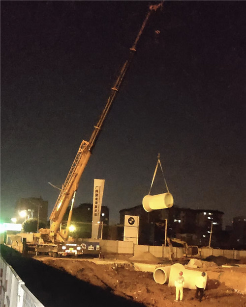 江孜县“弯臂矫正”—— 吊车的 “形变补偿” 技术