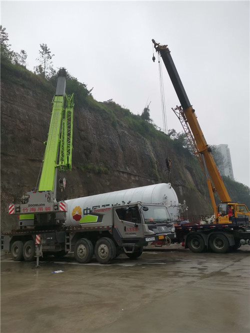 江孜县“不怕风雨冻”—— 吊车的 “恶劣环境适应” 技术